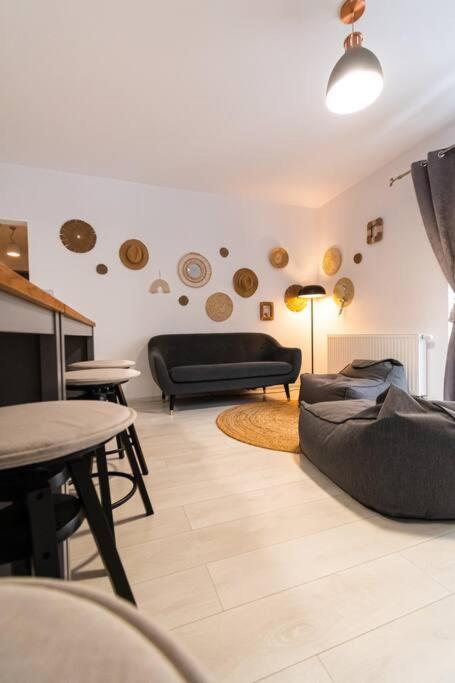 Arte - 2 Bedroom Apartment Near Coresi Mall With Free Parking Braşov Exteriör bild