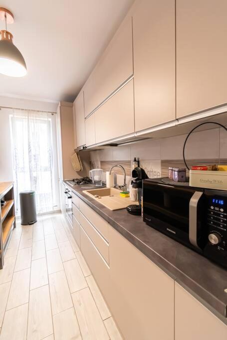 Arte - 2 Bedroom Apartment Near Coresi Mall With Free Parking Braşov Exteriör bild