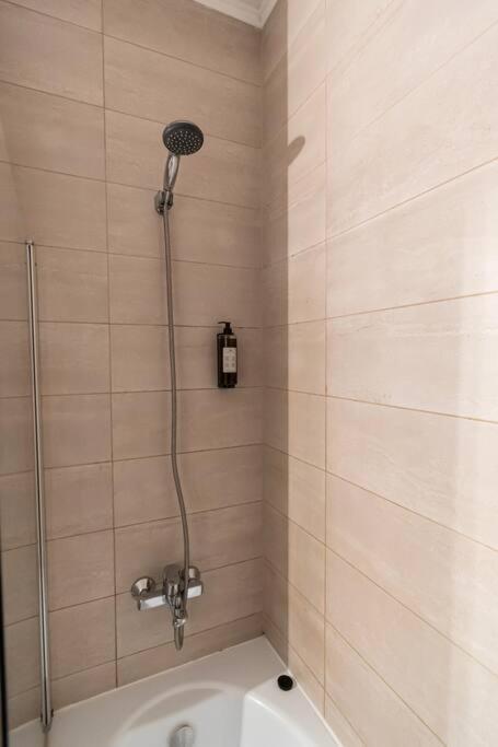 Arte - 2 Bedroom Apartment Near Coresi Mall With Free Parking Braşov Exteriör bild